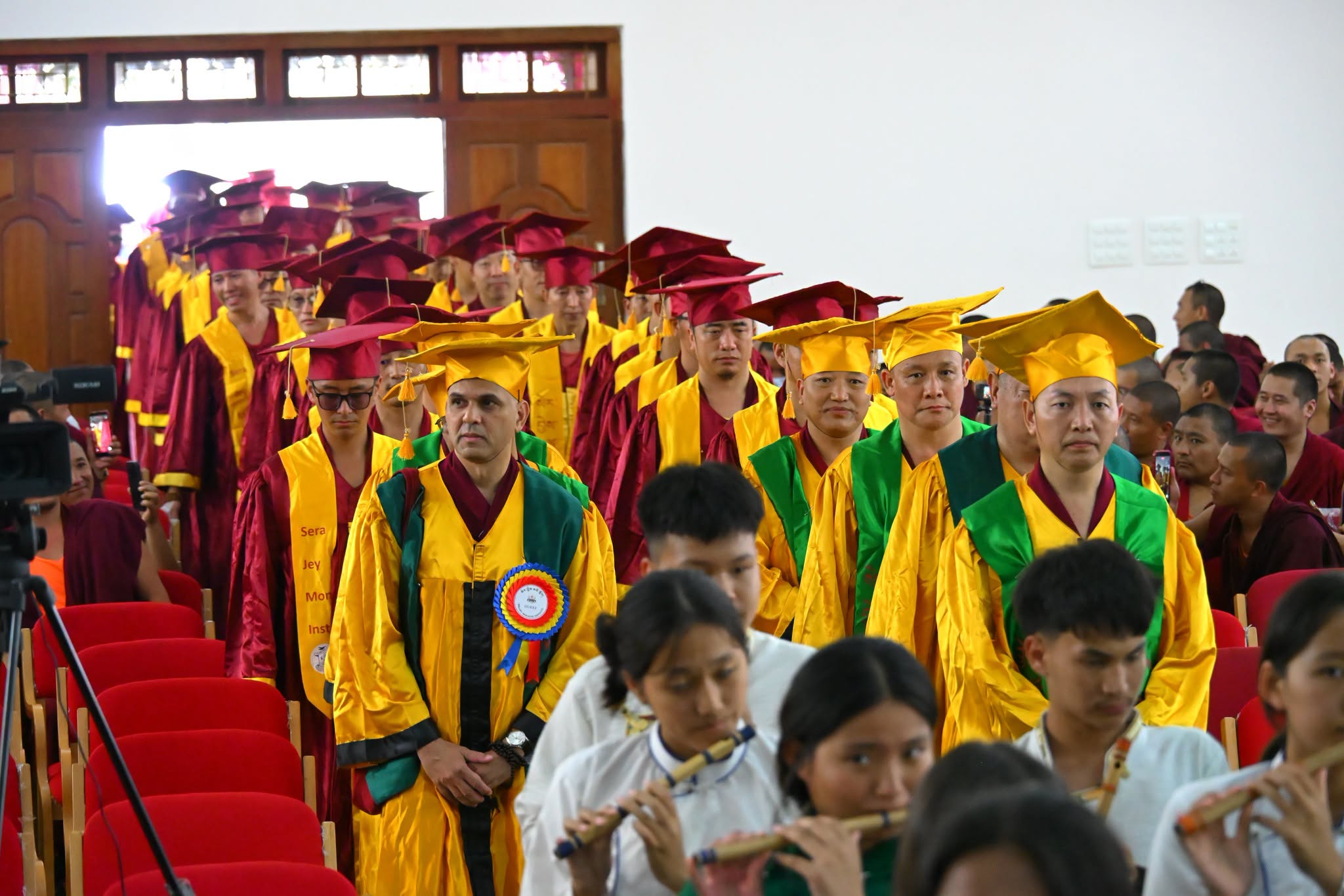 སེར་བྱེས་མཐོ་སློབ་བསླབ་པ་མཐར་སོན་གྱི་མཛད་སྒོ།